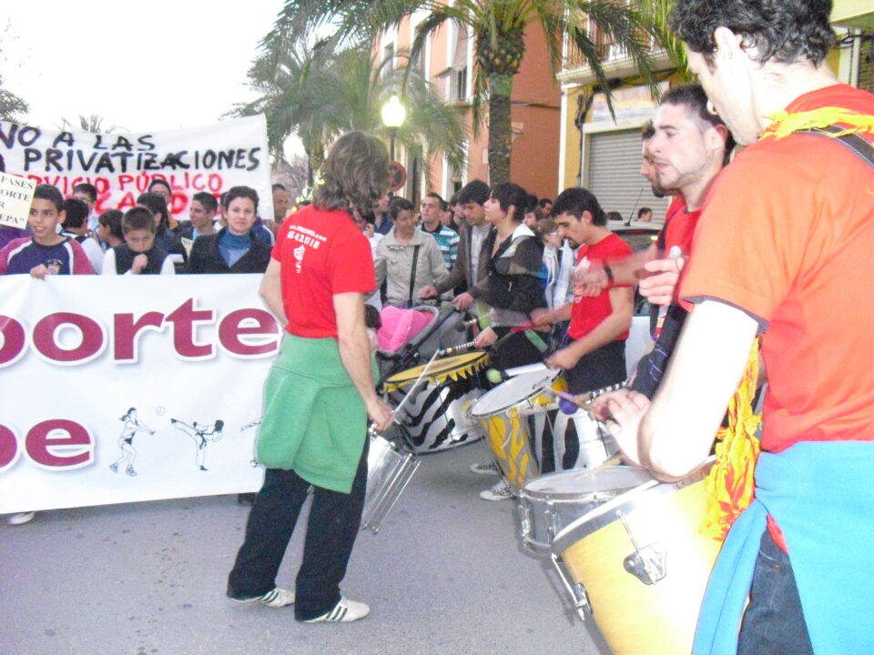Los deportistas de la población protestan por la falta de medios
