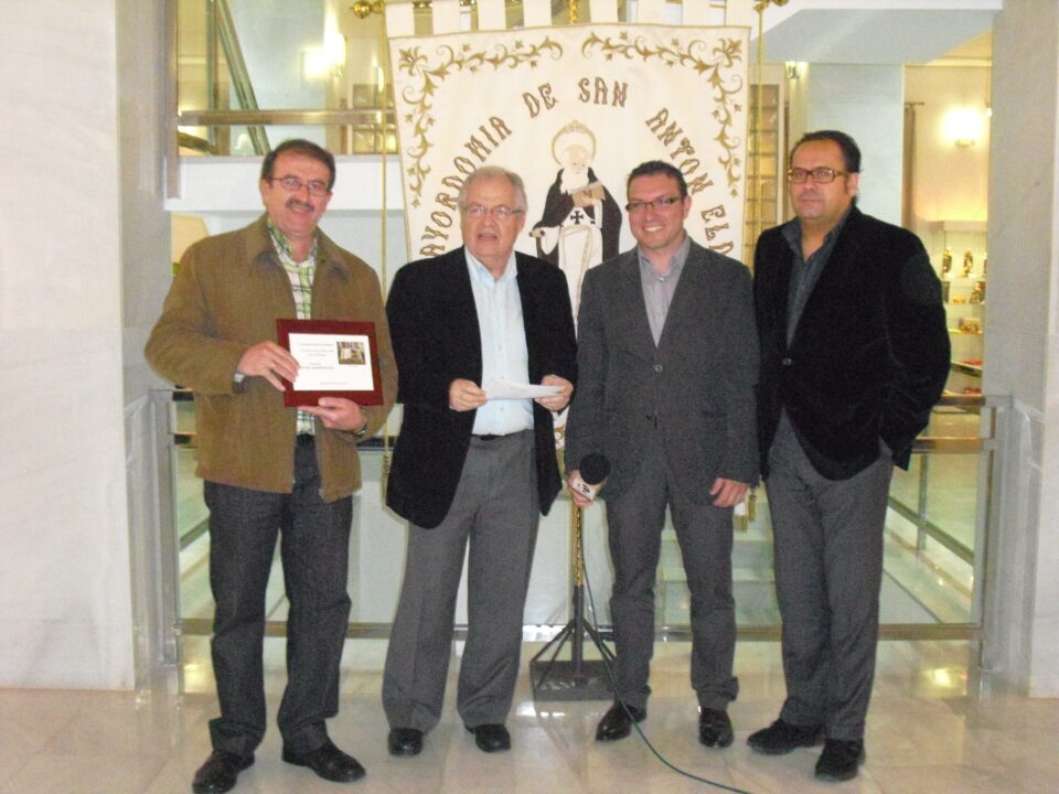 La Junta Central entrega los premios de fotografías de Moros y Cristianos