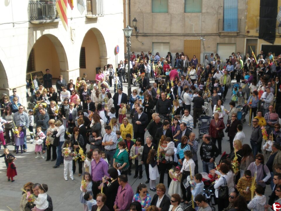 La bendición de ramos abre la semana santa monfortina