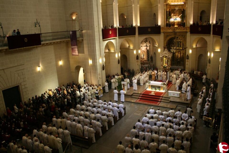 LOS SACERDOTES DE ORIHUELA-ALICANTE RENUEVAN SUS PROMESAS