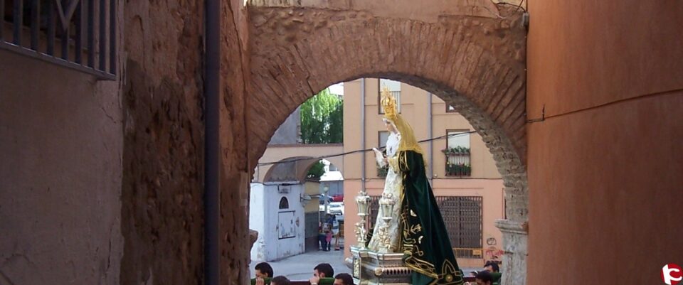 La Esperanza es trasladada a la Iglesia de San Francisco