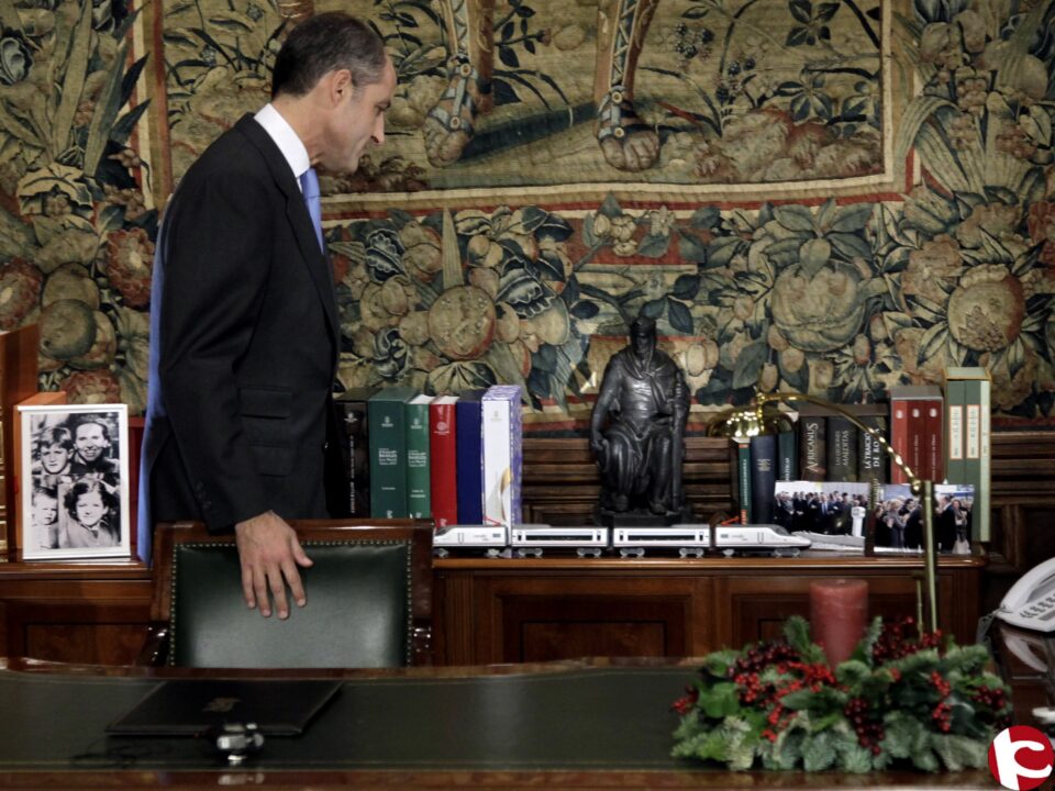 Camps afirma que su primer objetivo es crear empleo y apela a la unión de todos los valencianos para que la Comunitat sea motor de la recuperación de España