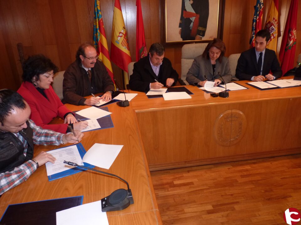 Petrer se adhiere a un convenio con el Colegio de Educación Especial Miguel de Cervantes para tener un enfermero hasta final de curso