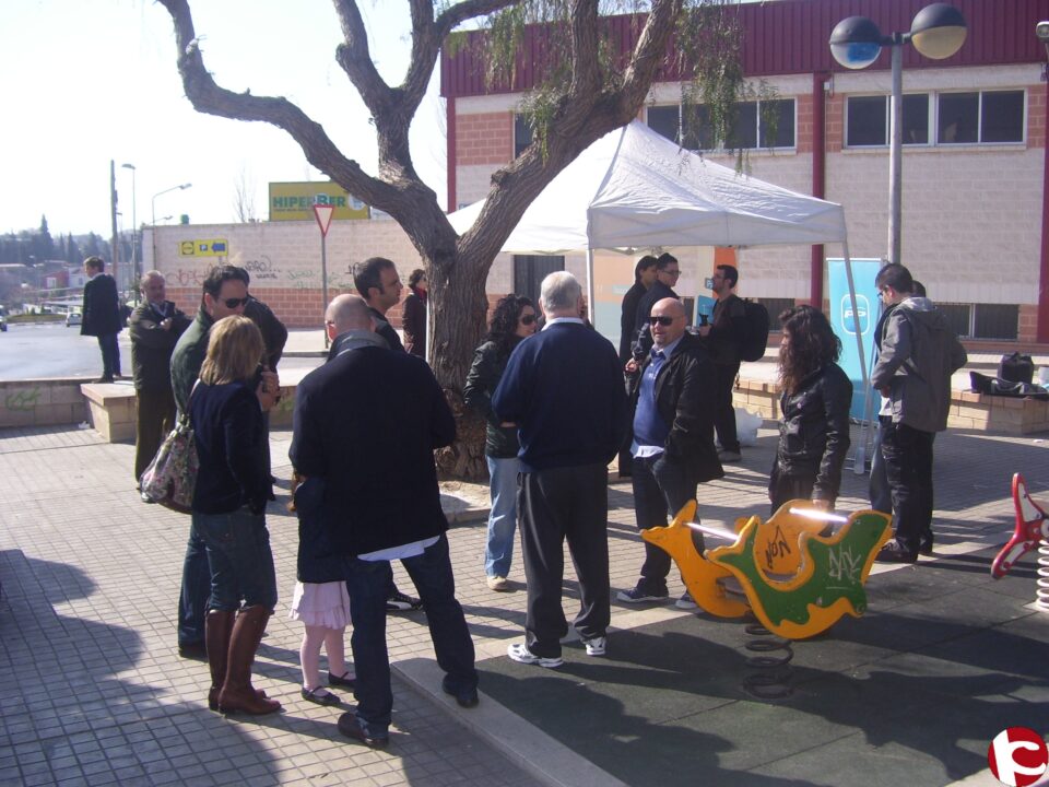 Comunicado del PP: El PP de Petrer sigue informando a pie de calle sobre sus más de 100 proyectos realizados