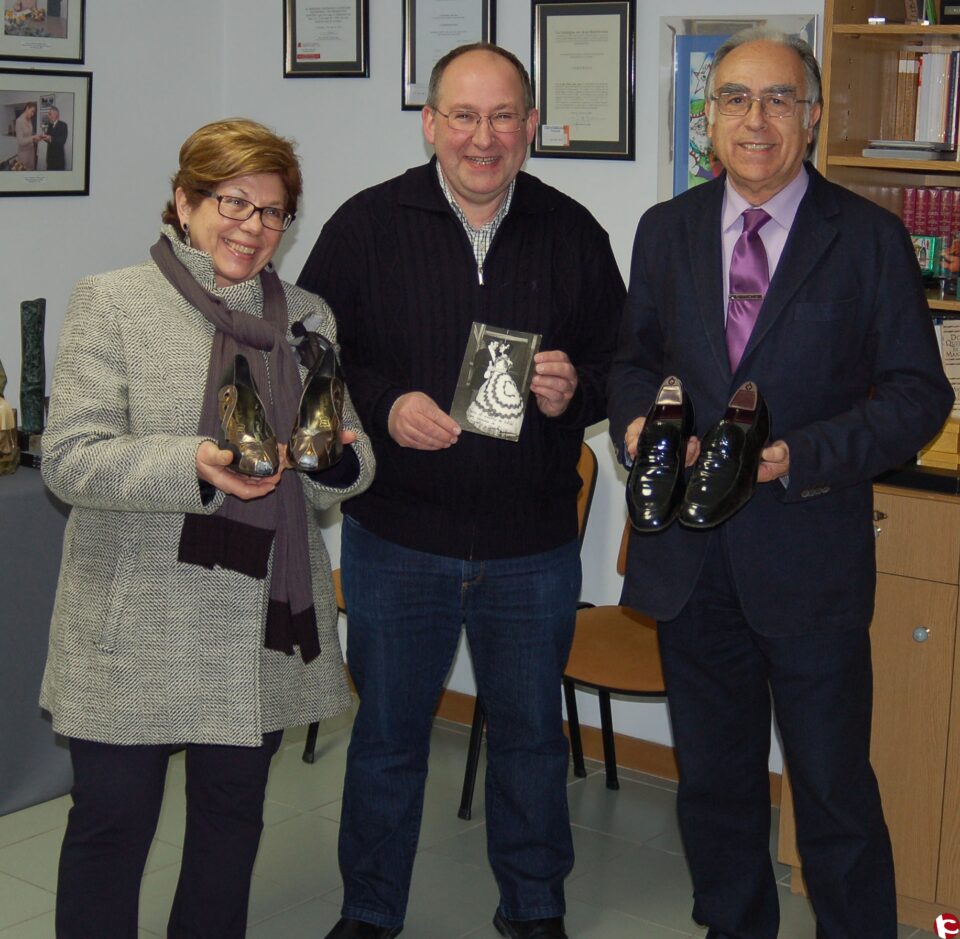 El Museo del Calzado se complace en comunicar la reciente adquisición de los zapatos del tenor eldense Evelio Esteve y de su esposa