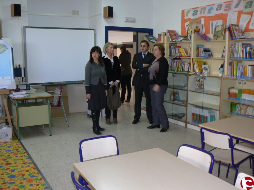 El subsecretario de Educación visita varios colegios de Villena que están siendo rehabilitados gracias al Plan Confianza