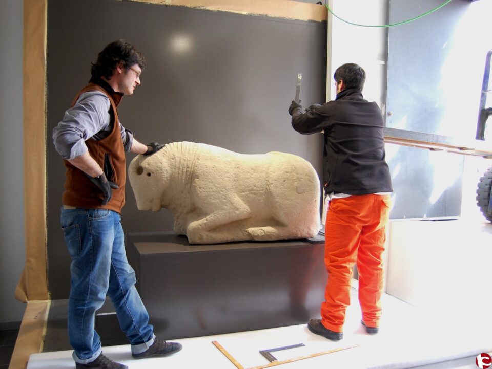 El toro íbero ya descansa en el Museo