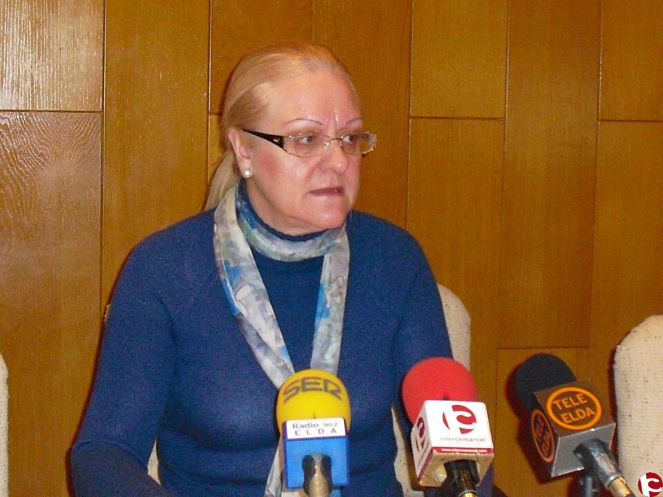 El PSOE denuncia que todavía no hay presupuestos para 2011 y que el equipo de gobierno ha retirado partidas de subvenciones a varios colectivos