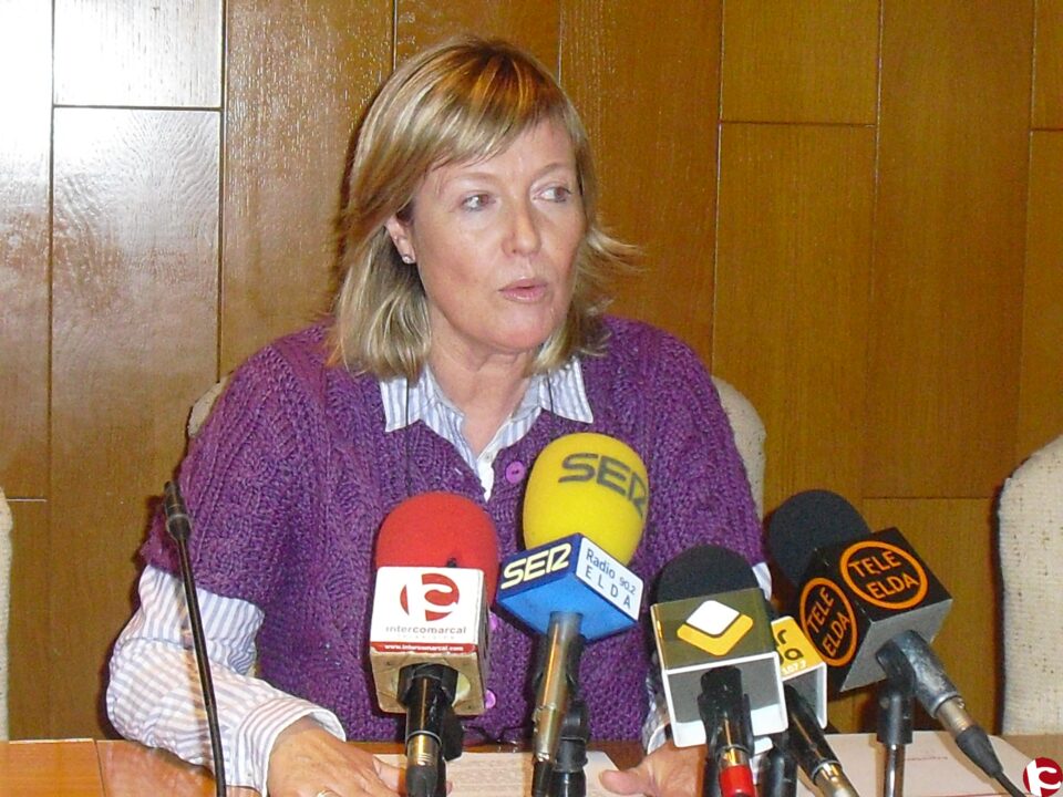 La concejala de hacienda contesta al psoe sobre la prórroga de los presupuestos y dice que las subvenciones a los colectivos se irán incorporando paulatinamente