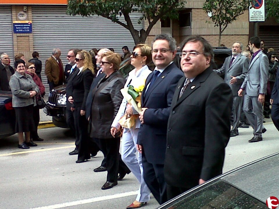 Finaliza el ecuador festero con el desfile de cargos 2011