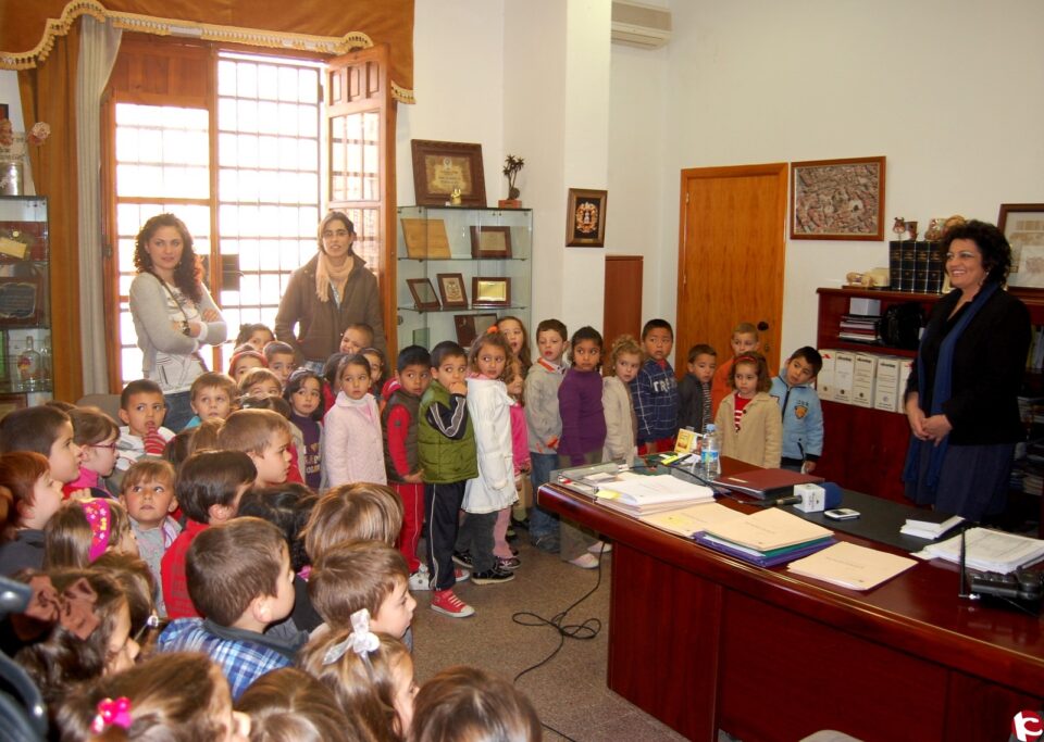 Los niños del C.P Jorge Juan visitan el Ayuntamiento