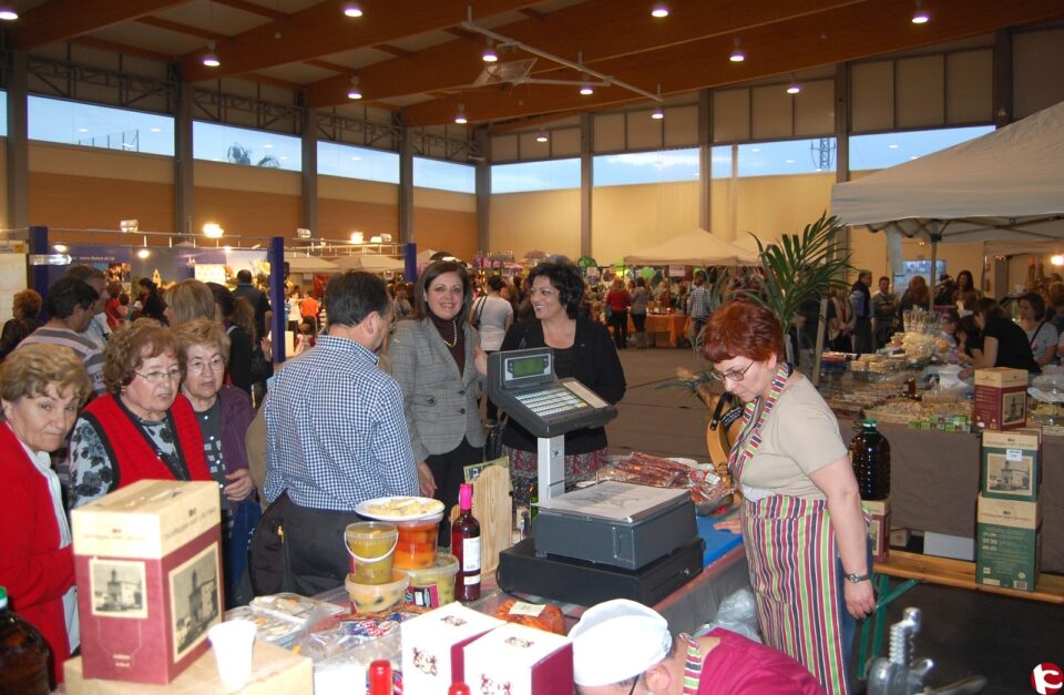 Los comercios locales se exhiben en D-muestra