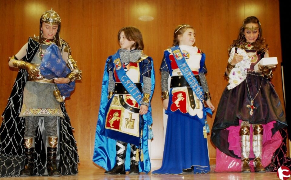 El Sábado 2 de Abril se celebró la tradicional merienda infantil y relevo de capitanías en la comparsa de Cristianos