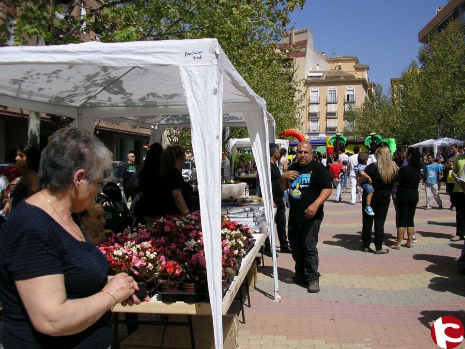 Los ciudadanos arropan a la Asociación Yireh en la aportación de alimentos y donativos