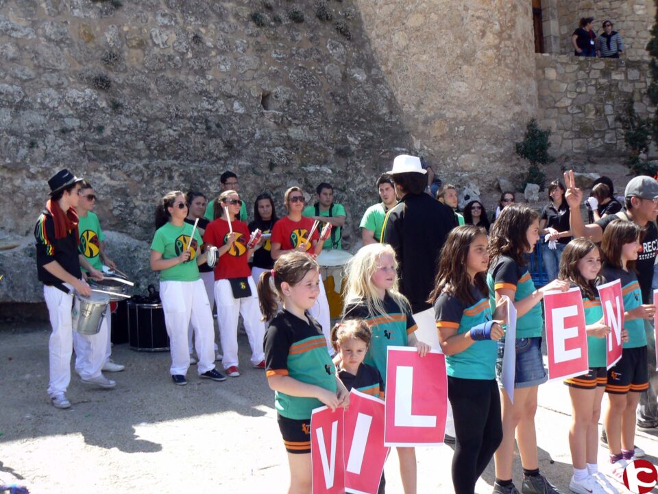 Alrededor de quinientas personas de Villena participan en el video musical de la CAM