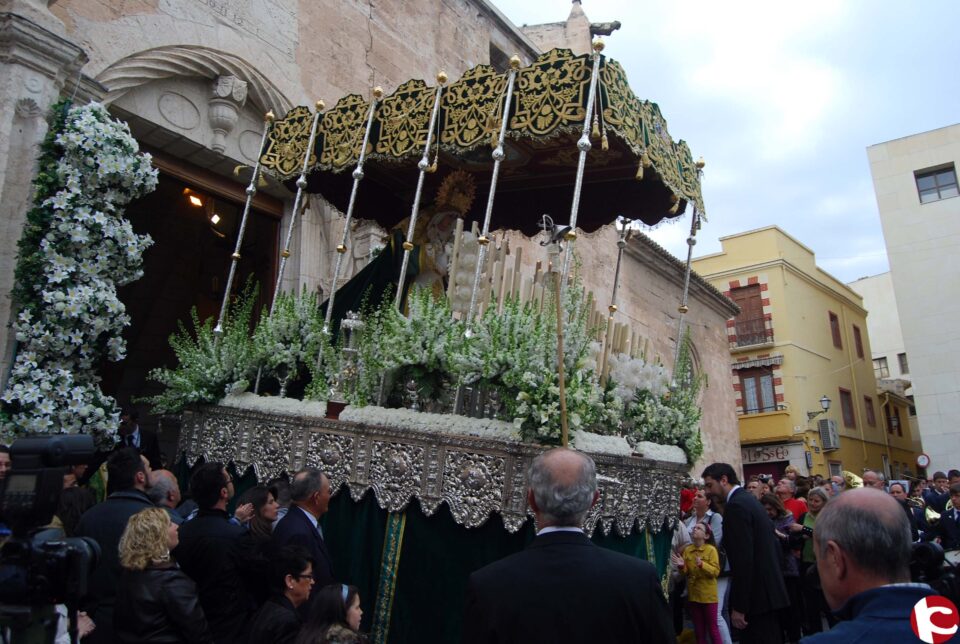 Arranca la Semana Santa en Villena con la procesión del Domingo de Ramos y la de La Virgen de la Esperanza.