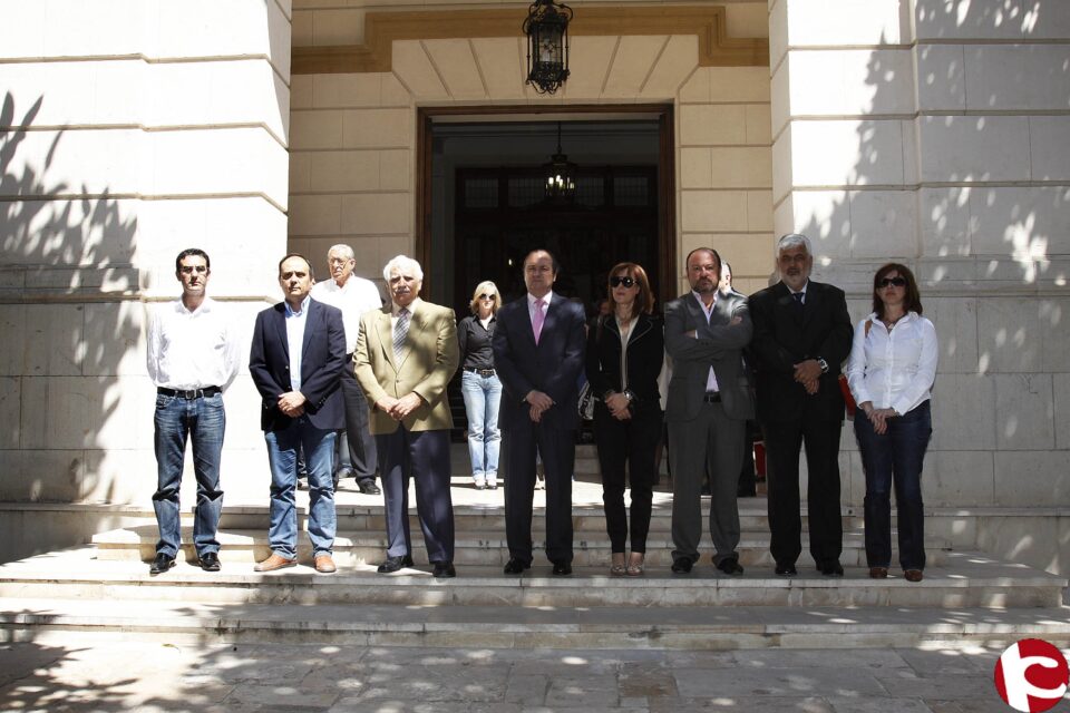 La Diputación de Alicante guarda cinco minutos de silencio en solidaridad con las víctimas del terremoto de Lorca