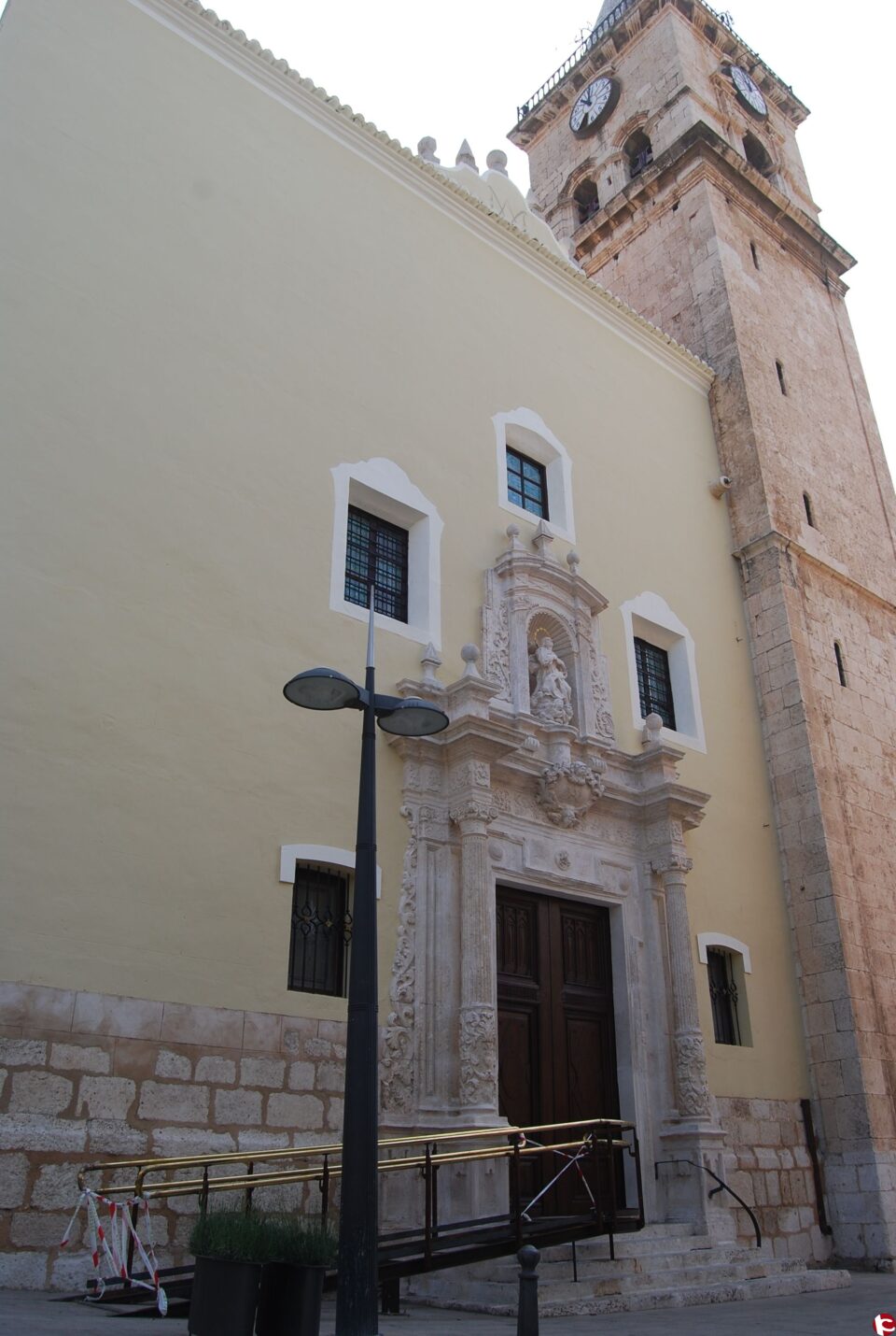 Las iglesias de Santiago y Santa María en Villena totalmente accesibles.