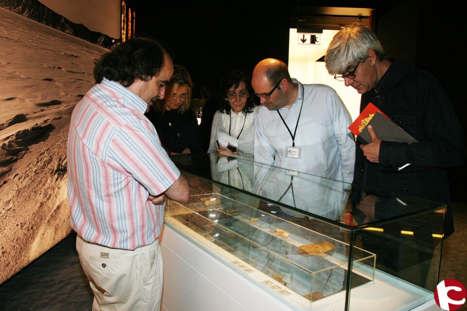 Técnicos del Museo del Prado visitan la exposición del Ermitage en el MARQ para conocer el proyecto museográfico de la muestra