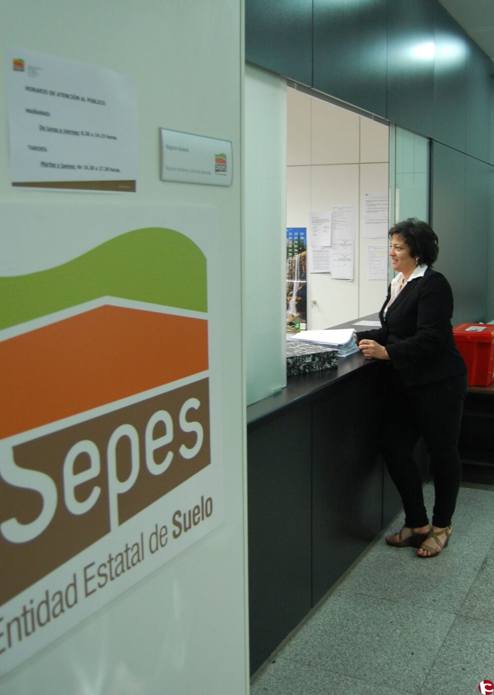 La alcaldesa de Monforte acude a Madrid para entregar las más de 1.500 firmas al SEPES