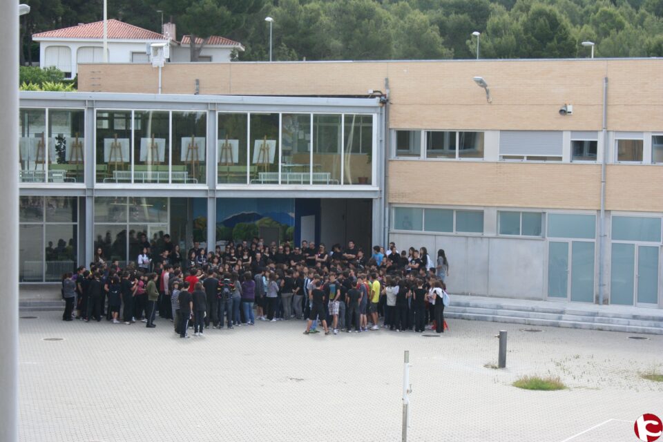 EL IES BIAR PROTESTA CONTRA LOS RECORTES EN EDUCACIÓN
