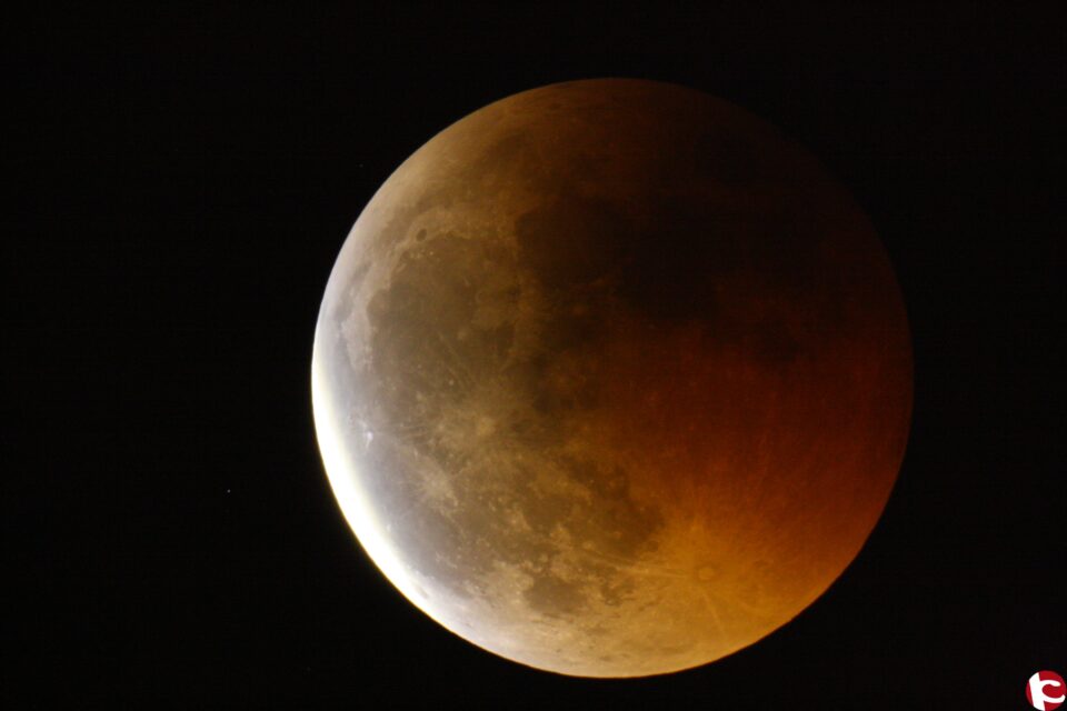 EXITOSA OBSERVACIÓN DEL ECLIPSE LUNAR