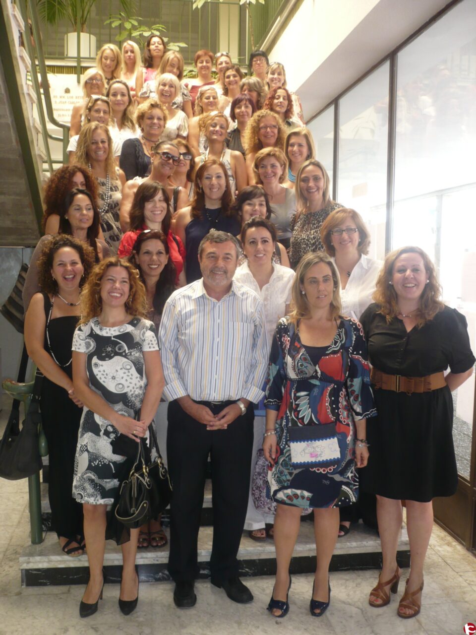 Petrer acoge la primera reunión networking de mujeres empresarias de la provincia