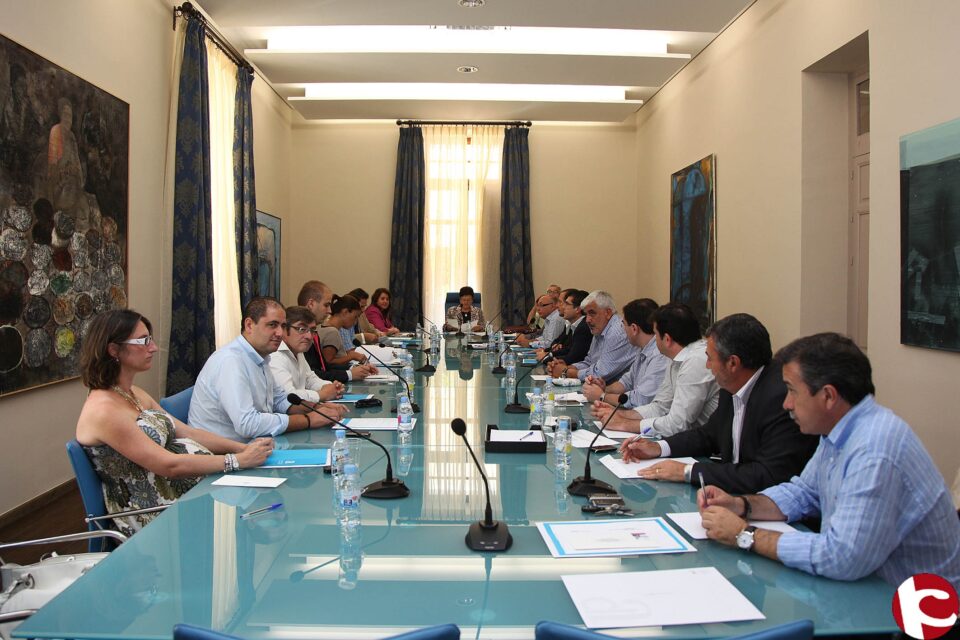 El nuevo equipo de Gobierno de la Diputación de Alicante se reúne por primera vez para marcar las líneas de trabajo de la legislatura