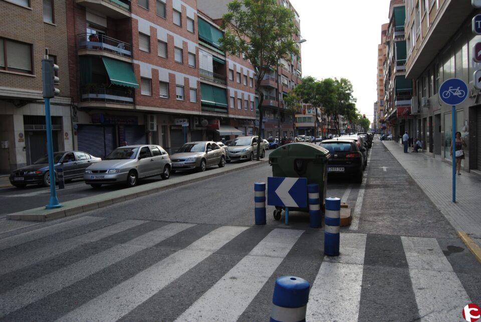 El carril bici de la avenida de la Constitución se eliminará y el proyecto se traslada a la avenida Corts Valencianes