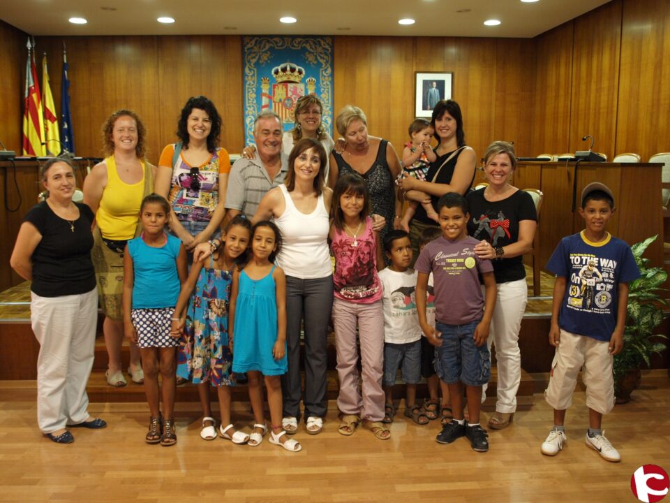 Bienvenida a los niños y niñas saharauis que pasan el verano con familias de acogida en Ibi