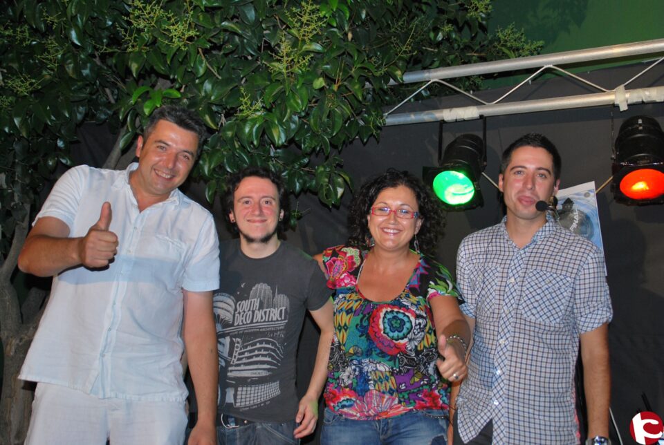 NOCHE DE RISAS EN EL I CONCURSO DE MONOLOGOS DEL RABAL DE VILLENA
