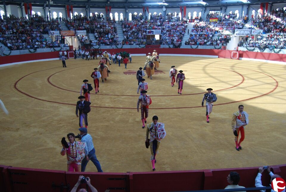 Finalmenta hay toros el día 7 de septiembre. Vicente Barrera