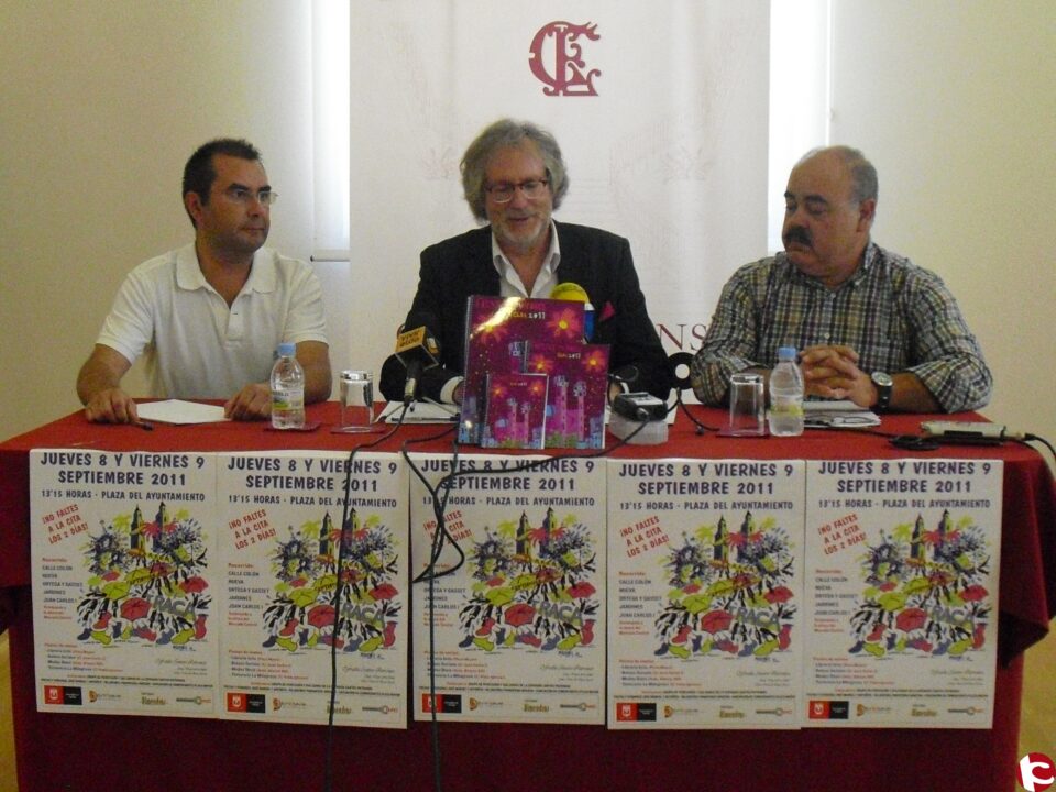 La cofradía de los Santos Patronos ha presentado un pack de "Material Escolar Solidario" para ayudar a colectivos locales