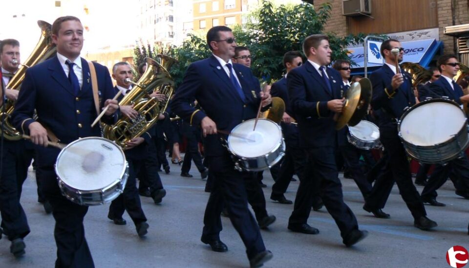 Miles de Fotografías de las Fiestas de Moros y Cristianos de Villena disponibles en www.intercomarcal.com