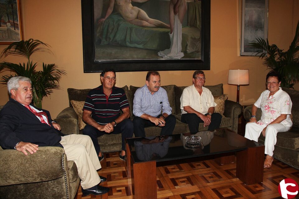 Pastor inicia una ronda de reuniones con asociaciones de regantes para poner en marcha la Mesa del Agua