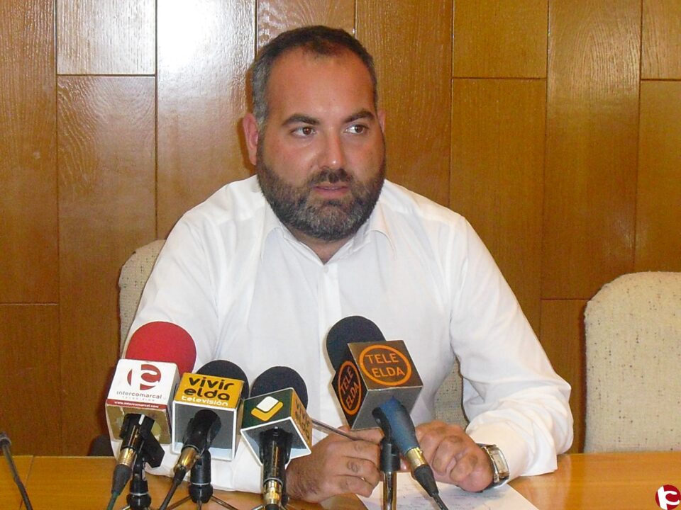 El concejal de industria hace un balance positivo de la participación de los empresarios Eldenses en Modacalzado