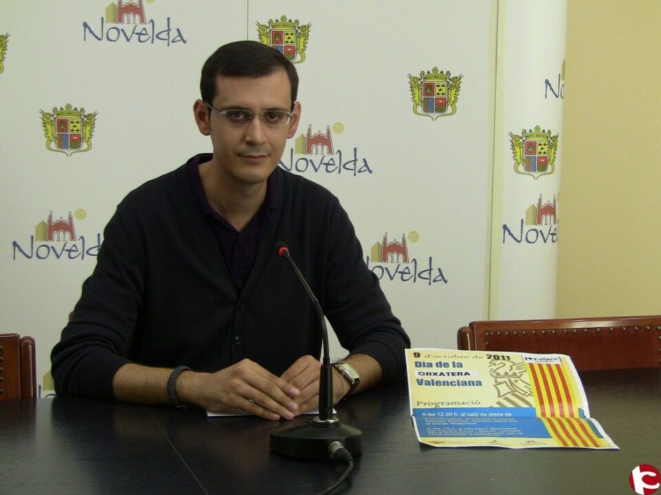 Unos desconocidos sabotean los carteles del acto institucional del 9 de Octubre y el edil de Cultura lo atribuye a grupos antivalencianistas