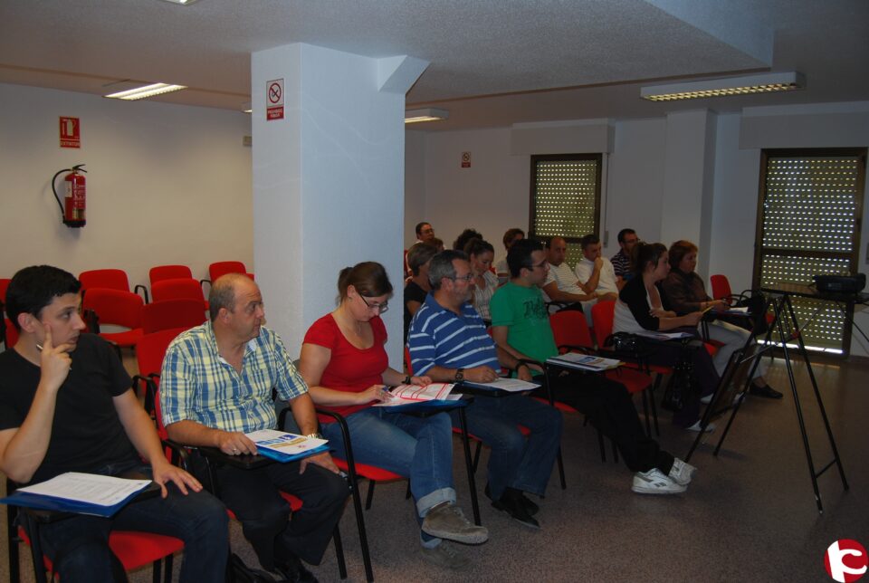 Comenzó en el Centro de Recursos de Formación el curso Descubriendo las redes sociales. Todo lo que necesitas saber sobre Facebook