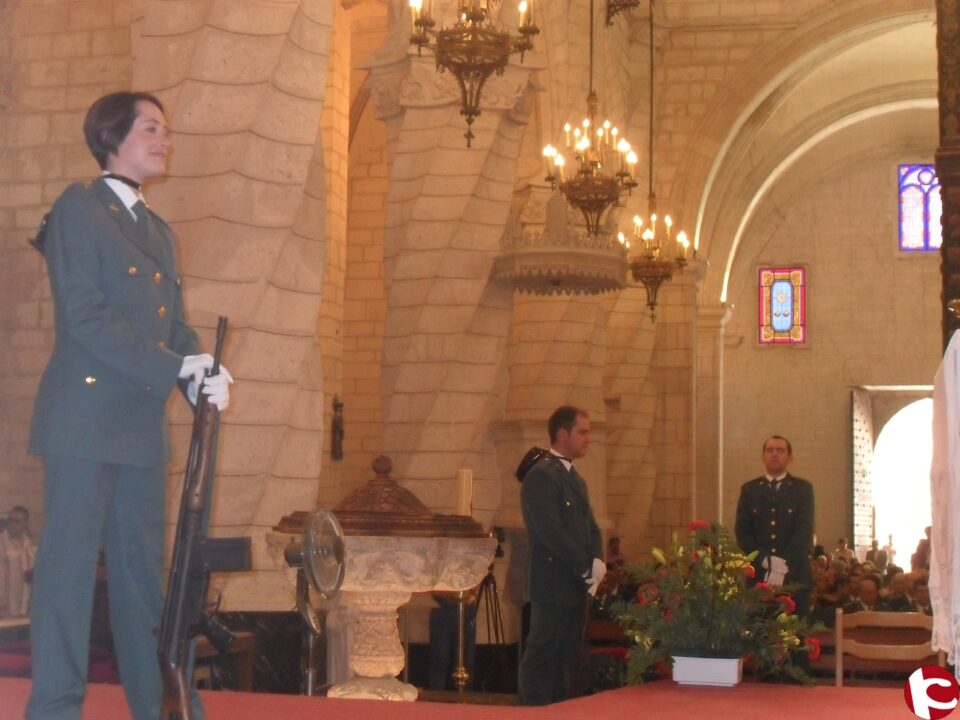 La Guardia Civil conmemora la festividad del Pilar. El párroco de Santiago insta a la unidad