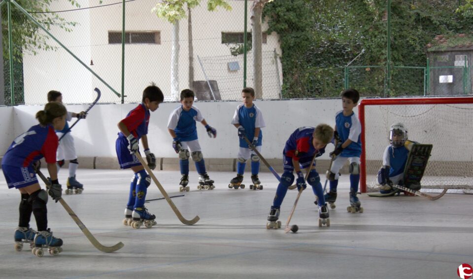 Los equipos de Hockey del Club de Patinaje Villena jugaron sus primeros partidos en casa contra el Alcodiam