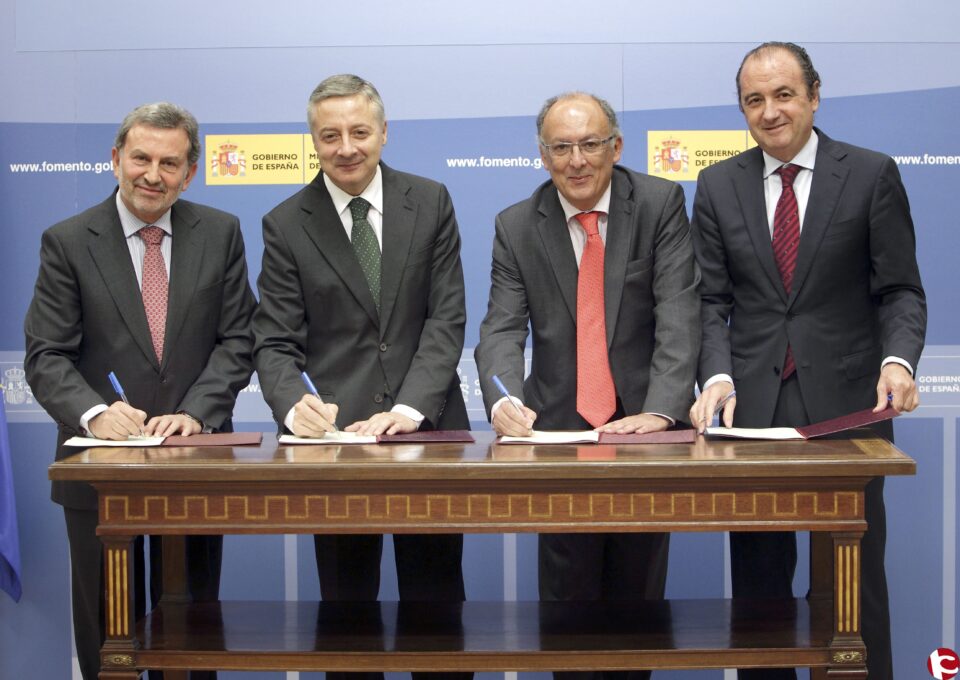 Nota de prensa - Autoridad Portuaria de Alicante: FIRMA CONVENIO ADIF