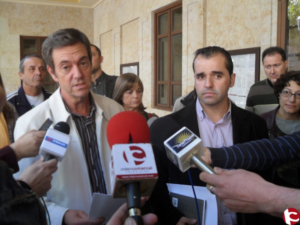 A las 12.10 se presentó la moción de censura de EU y PSOE contra el PP. El próximo 22 de noviembre será el pleno