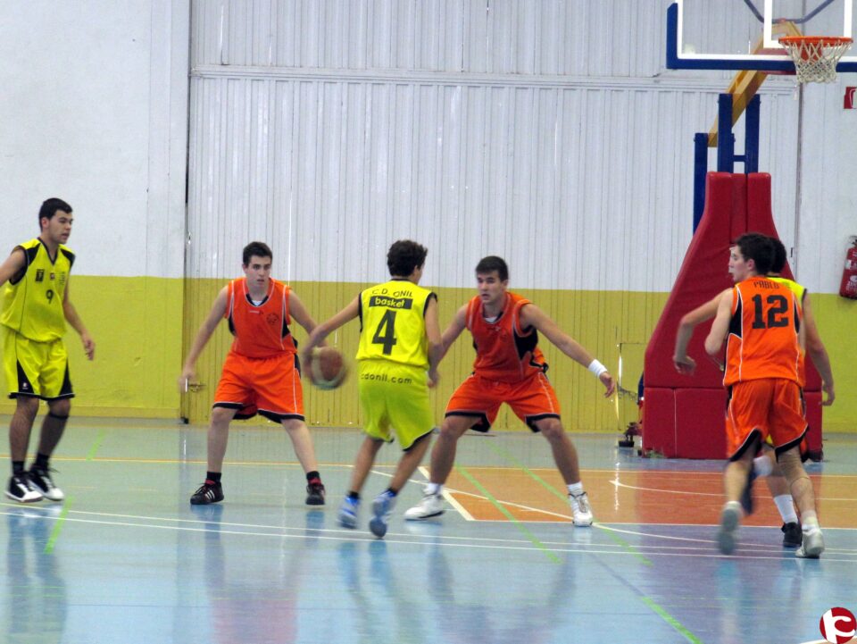 Baloncesto Onil. De nuevo ganan las Alevines Femeninas
