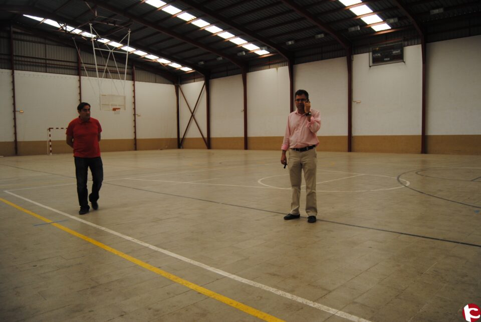 Agost acoge durante el fin de semana una prueba del Open Nacional de Aeromodelismo de Interior con la XII Copa Tabarca en liza