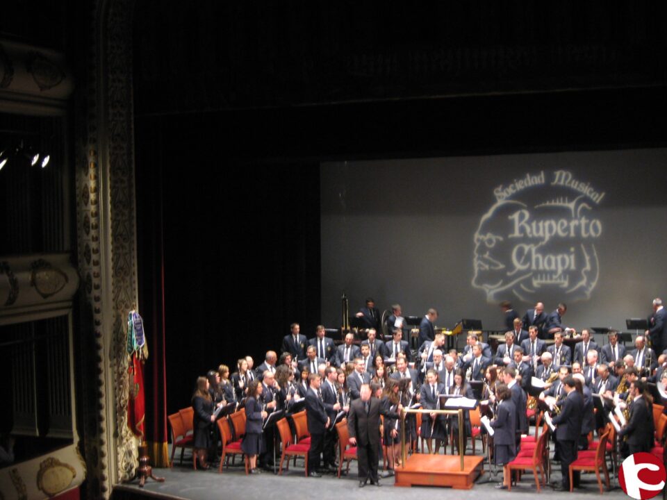 BRILLANTE FINAL DE LA CELEBRACIÓN DE SANTA CECILIA 2011 POR PARTE DE LA SOCIEDAD MUSICAL RUPERTO CHAPÍ