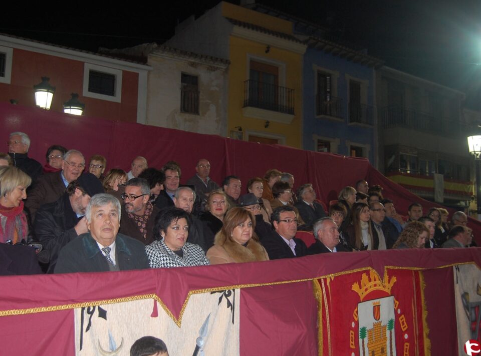 Las tres comparsas exhiben sus mejores galas