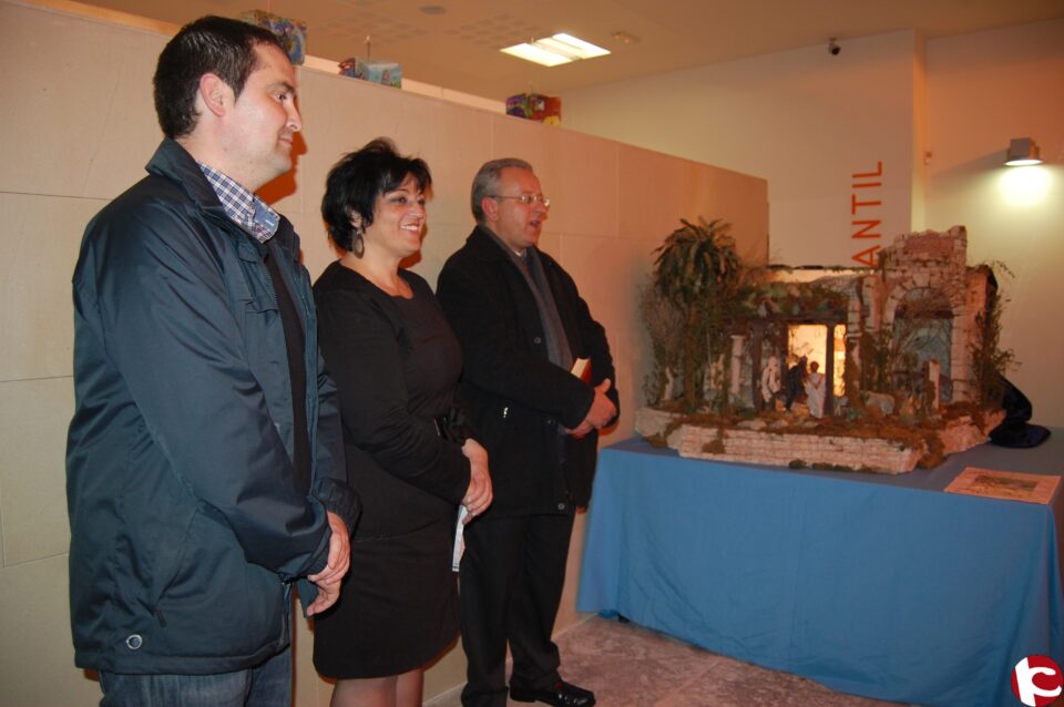 Se inaugura el Belén de la Biblioteca Municipal