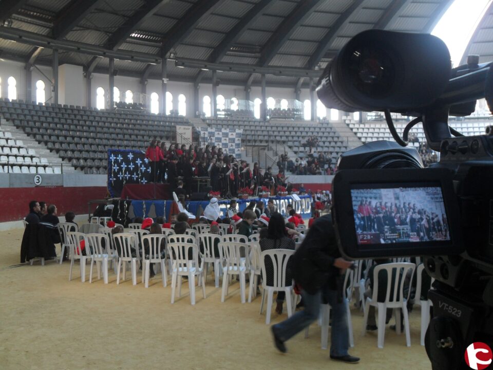FESTIVAL DE VILLANCICOS ORGANIZADO POR EL COLEGIO LA ENCARNACIÓN EN LA PLAZA DE TOROS DE VILLENA