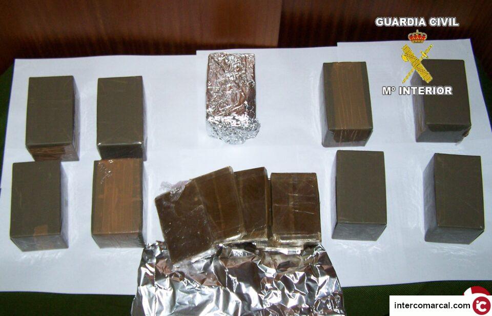 La Guardia Civil intercepta en Murla un vehículo y halla en su interior 5 kilos de hachís