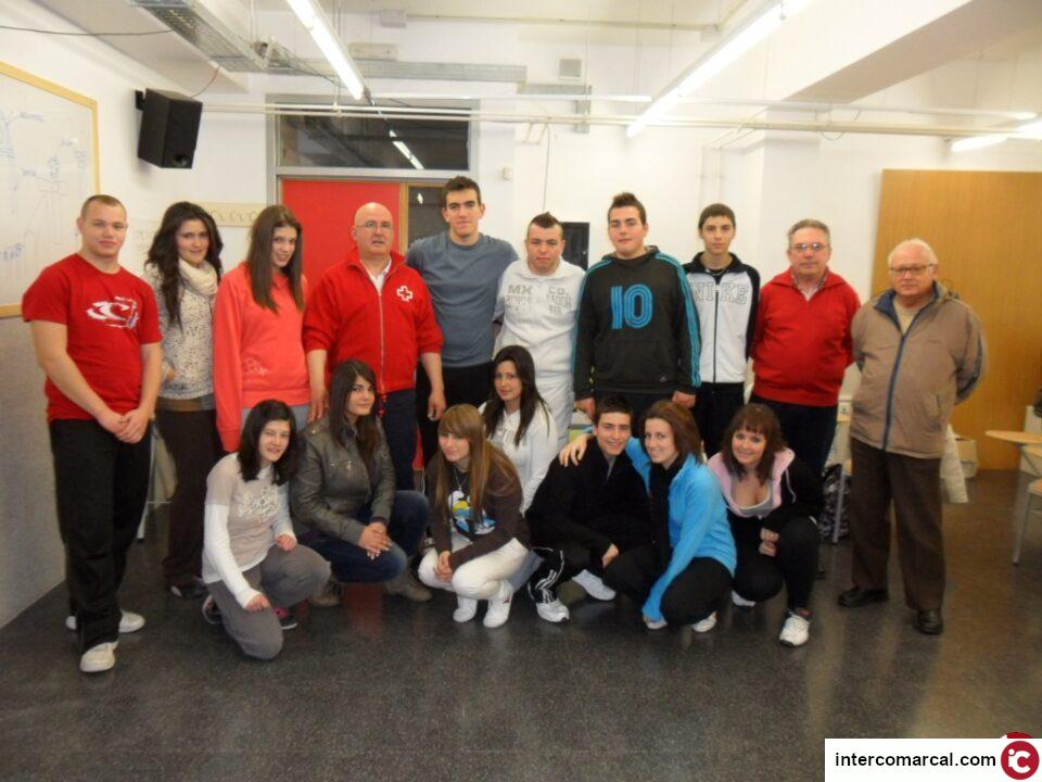 DOS MIL ESTUDIANTES PARTICIPAN EN LOS TALLERES DE PRIMEROS AUXILIOS IMPARTIDOS POR CRUZ ROJA DE VILLENA.